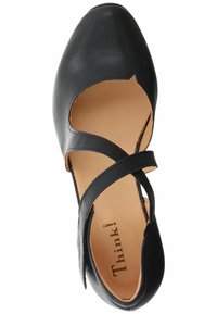 Scarpa in pelle nera con design aperto, punta arrotondata, cinturini incrociati e soletta beige con il nome del marchio "Think!" stampato.