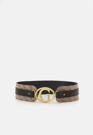 Brązowy monogramowy materiałowy pasek z czarnymi skórzanymi paskami i złotą owalną klamrą z literą G i grawerunkiem "GUESS".