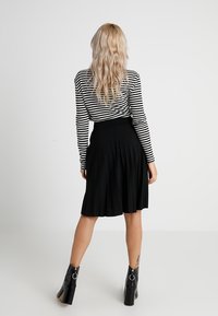 Anna Field Petite A-linjekjol - black