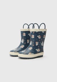 Bottes de pluie en caoutchouc de couleur navy avec des accents blancs. Présentant un imprimé animalier ludique avec des écureuils et des renards, ainsi que des poignées moulées pour un enfilage facile.
