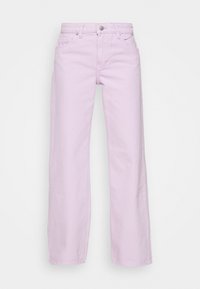 Jeans a gamba larga di colore rosa chiaro realizzati in denim, con design a cinque tasche, passanti per cintura e chiusure a bottone in metallo. Texture liscia con decorazioni minime.