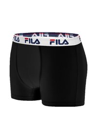 Boxer shorts noirs avec une ceinture blanche ornée de accents rouge et bleu, brandés "FILA". Fabriqués en tissu doux et extensible pour plus de confort.