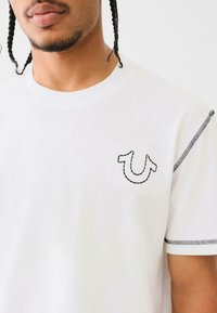 True Religion TEE - Basic T-shirt - white