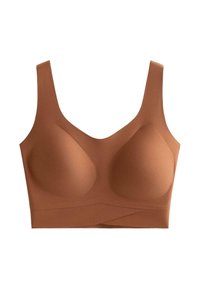 Smeđi bešavni bralet sa širokim naramenicama, oblikovanim čašama i preklopnim dizajnom na rubu, izrađen od mekog, rastezljivog materijala.