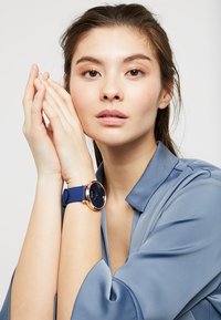 Guess GD SUPERNOVA - Karóra - blue/rose