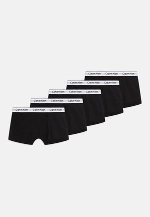 Mustad musta puuvillane bokserite komplekt, mis sisaldab viit tükki, valge Calvin Kleini logoga vöörihmas, pehme tekstuuri ja liibuva disainiga.