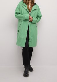 Culture Parkas - green
