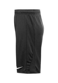 Shorts de sport noirs en tissu léger avec une taille élastique. Présente un logo blanc sur le bas à gauche et des fentes sur les côtés.