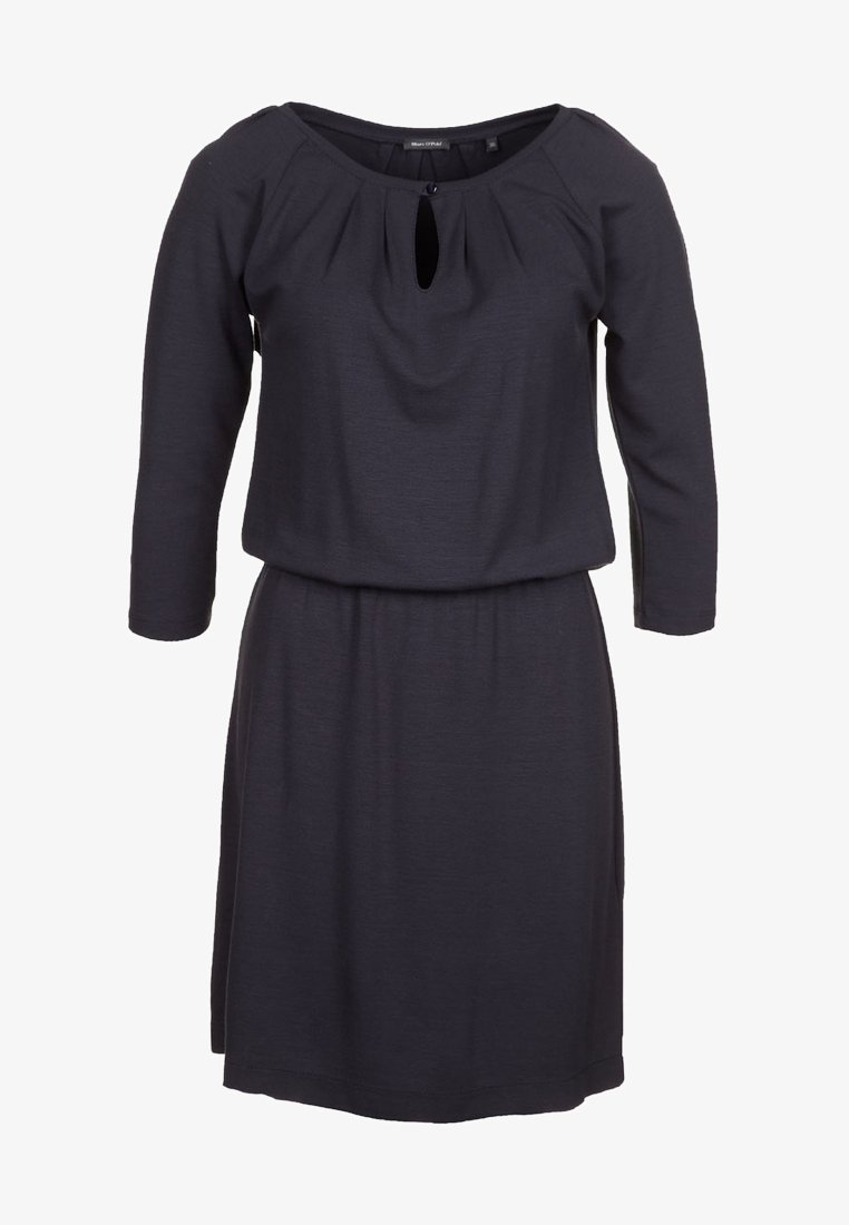 Czarna sukienka w kolorze ciemnoszarym z okrągłym dekoltem i detalem w postaci dziurki oraz rękawami o długości 3/4. Wykonana z miękkiego, lekkiego materiału o luźnym kroju.