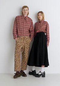 Sister Jane DYLAN CHECK UNISEX - Blusa com botões - red