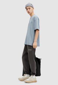 AllSaints UNDERGROUND CREW - T-shirt imprimé - dusty blue