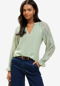 Unselected, green