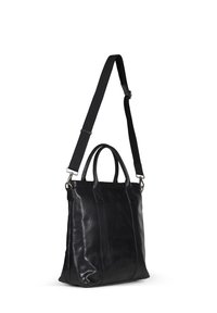 Zwarte leren tote bag met dubbele handvaten bovenaan en een verstelbare schouderriem. Kenmerkt zich door een soepele textuur en een minimalistisch ontwerp.