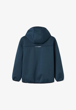 Mornarsko plavi dukserica s kapuljačom, glatke teksture, dugih rukava i reflektirajuće trake na leđima. Mekani materijal i uski dizajn.