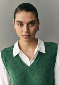 Next REGULAR FIT zielony
