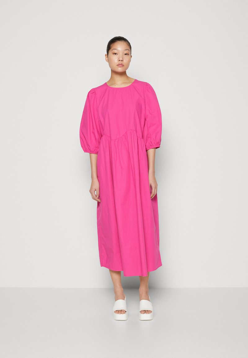 b.young - ISUSU DRESS - Kjole - raspberry rose, Forstørre