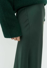 mbyM MAILA-M - Jupe longue - jungle green