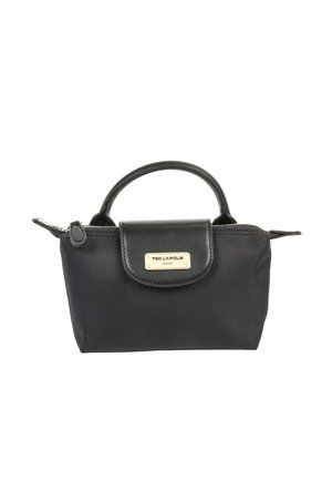 Petit sac à main noir avec poignée incurvée, fermeture éclair et rabat avant présentant une plaque logo "Ted Lapidus Paris" dorée.