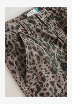 High-rise, straight-leg pants in a leopard print design. Textured fabric with dark green and brown spots, featuring a button and belt loops.