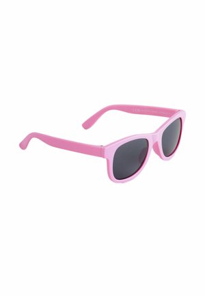 Sonnenbrille mit pinkfarbenem Rahmen, dunkel getönten ovalen Gläsern und leicht gebogenen Bügeln vor weißem Hintergrund.