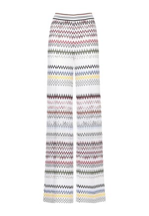 Pantaloni bianchi a gamba larga con strisce a zigzag multicolori in rosso, nero, verde, blu e giallo, con una vita elasticizzata a righe.