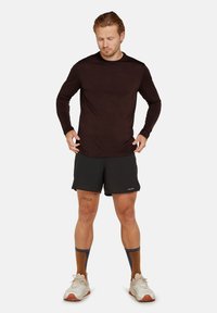 icebreaker LIGHT WEIGHT COOL-LITE SPHERE - Langarmshirt - bittersweet