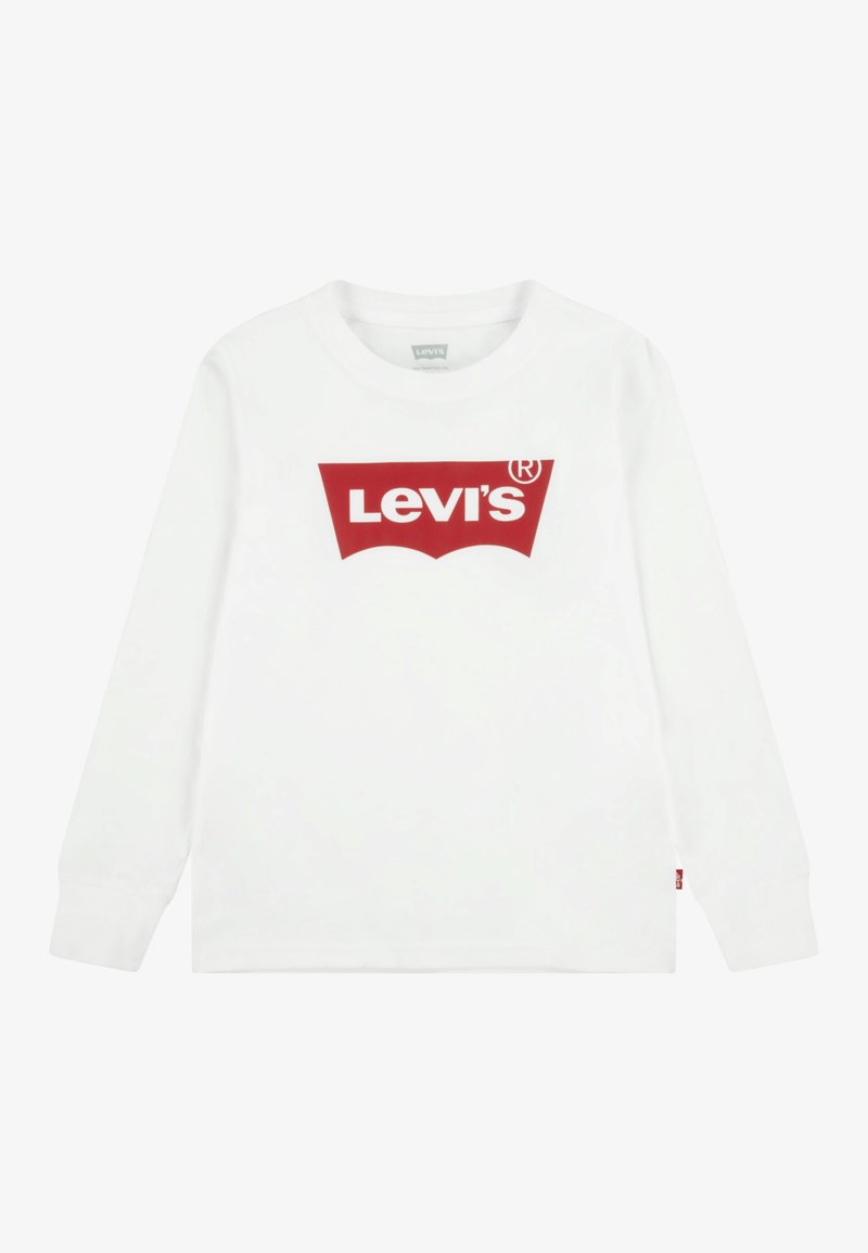 Tricou alb cu mâneci lungi din bumbac, cu un logo mare roșu Levi's pe față și o etichetă mică roșie pe mânecă.