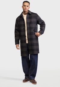 Redefined Rebel ALFRED BOXY FIT - Klasický kabát - black