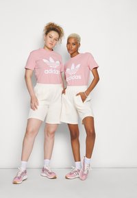 adidas Originals TREFOIL TEE - T-shirt z nadrukiem