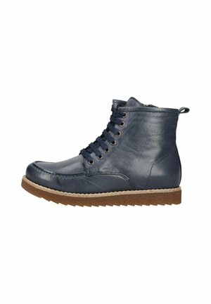 Marineblå læderankelstøvle med sorte snørebånd, brun tekstureret sål og trækflap ved hælen, vist i sideprofil mod venstre.