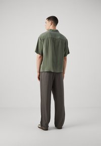 Pier One Vapaa-ajan kauluspaita - khaki