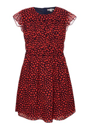 Marineblauwe jurk met rood hartjespatroon, korte doorschijnende wijd uitlopende mouwen, geplooide taille en ronde hals met rits aan de achterkant.