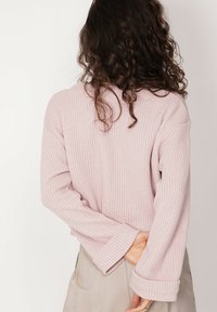 ANGELL NANCY różowy