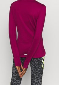 adidas Performance Tekninen t-paita - berry