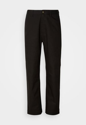 Pantaloni in cotone neri con taglio dritto, passanti per cintura, zip frontale e chiusura a un bottone. Tessuto liscio senza motivi visibili.