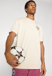 adidas Originals AJAX ICON - Klubu apģērbs - halo ivory