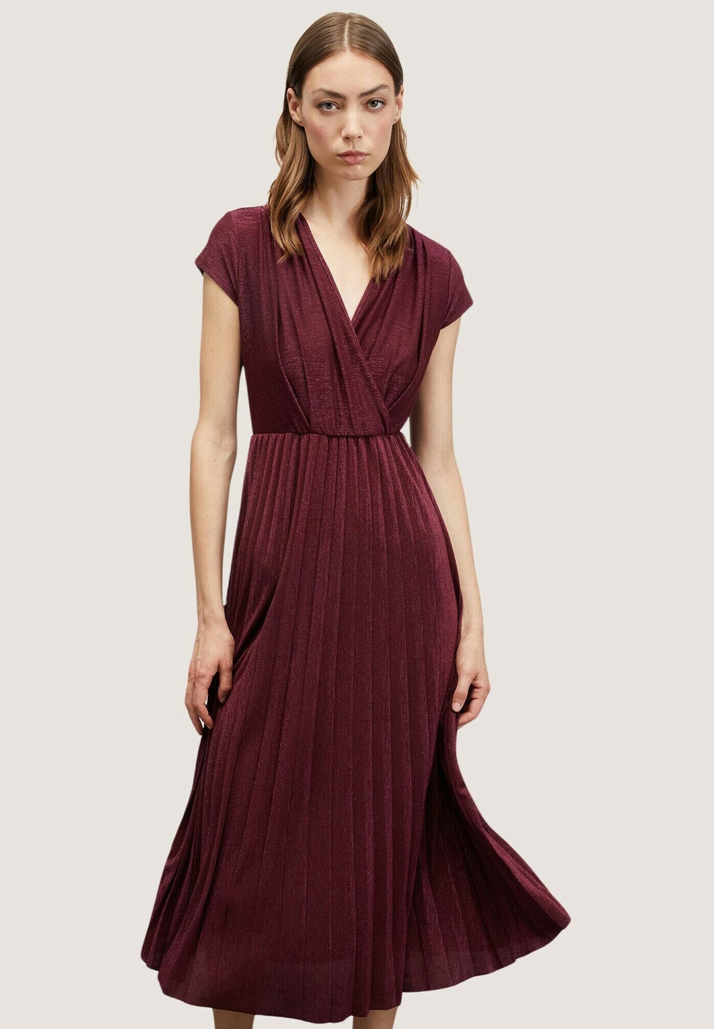 Motivi MIDI CON PLISSÉ Vestito elegante rosso/rosso scuro