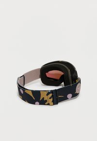 Lumilasit mustalla kehyksellä ja kuvioidulla hihnalla, jossa tummansinisiä, keltaisia ja vaaleanpunaisia korostuksia; sisältää pehmeän vuoren mukavuutta varten.