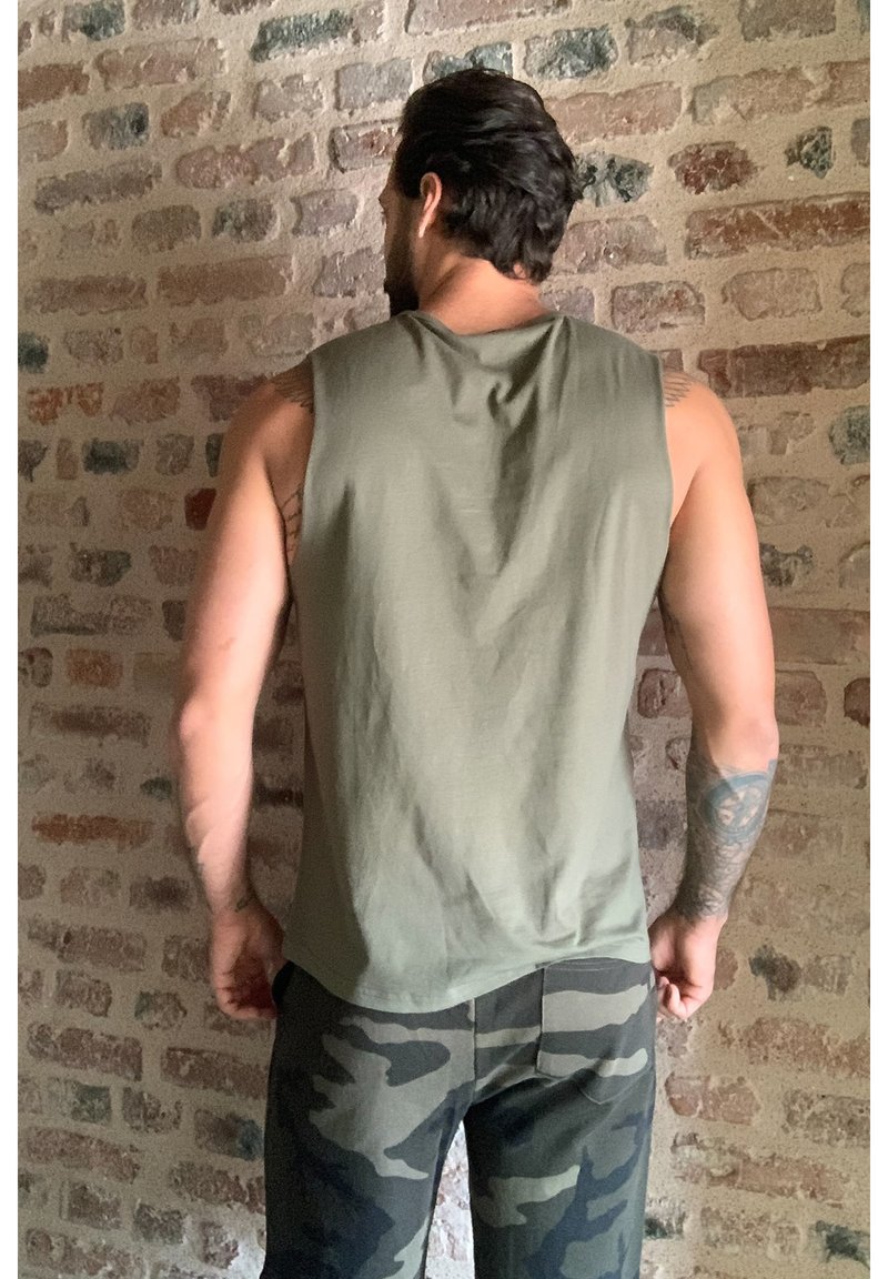 Herren T-Shirts basic | Trendyol Top green/grün - CI53390 Herren T-Shirts basic | Trendyol Top green/grün - CI53390