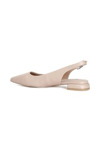 Pantofii slingback din piele în nuanță nud, cu vârf ascuțit, toc mic și textură netedă. Au o curea la spate cu o cataramă metalică.