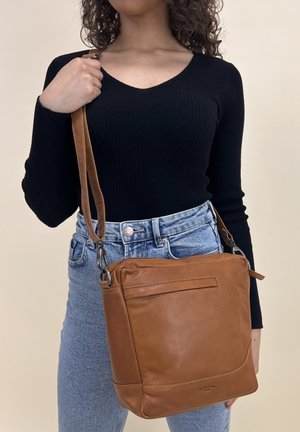 Gusti Leder BERNHARD K. - Schoudertas - braun