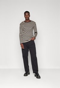 Mads Nørgaard MIDI RIB TOBIAS TEE  - Camiseta de manga larga - seneca rock/black