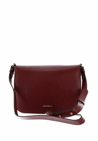 Borsa a tracolla in pelle bordeaux con finitura liscia, tracolla regolabile, chiusura a patta magnetica e marchio dorato sul davanti.