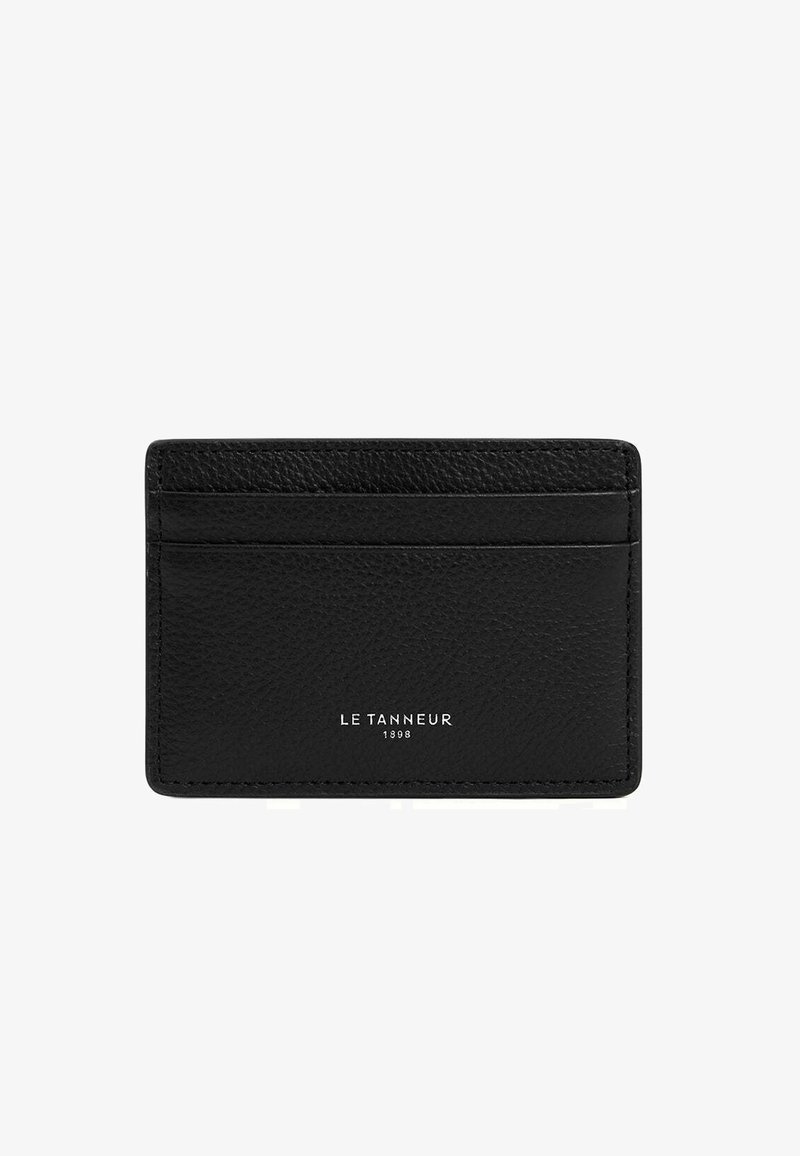 Porte-cartes en cuir noir avec quatre emplacements et logo gauffré. Texture lisse avec un design épuré et minimaliste.