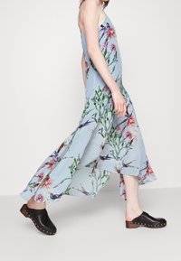 AllSaints Maxiklänning - blue