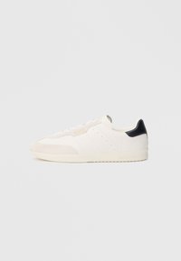 Sportbačiai - off white/black