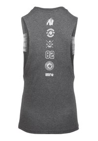 Grijze mouwloze tanktop met verschillende witte logo's en teksten, waaronder 'Gorilla Wear', cirkelvormige graphics en een groot '82' ontwerp op de achterkant.