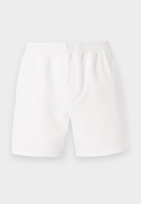 Pantaloni corti bianchi e strutturati con vita elastica e chiusura con bottone. Presentano una vestibilità ampia e una lunghezza fino a metà coscia, adatti per un abbigliamento casual.