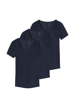 Trois t-shirts gris foncé à manches courtes et col rond empilés, présentés sur un fond blanc.