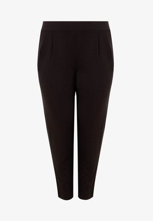 Schwarze, dehnbare Stoffhosen mit glatter Textur, die über Vorderfalten und ein tailliertes Bein-Design verfügen. Mittelhoher Bund ohne sichtbare Hardware.